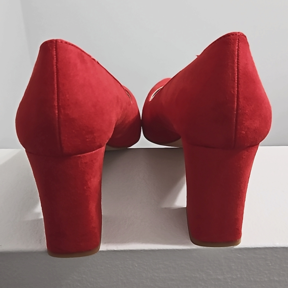 I.N.C International Concepts Bahiraf Red Lave Suede Pump Sz. 9 - Picture 4 of 5